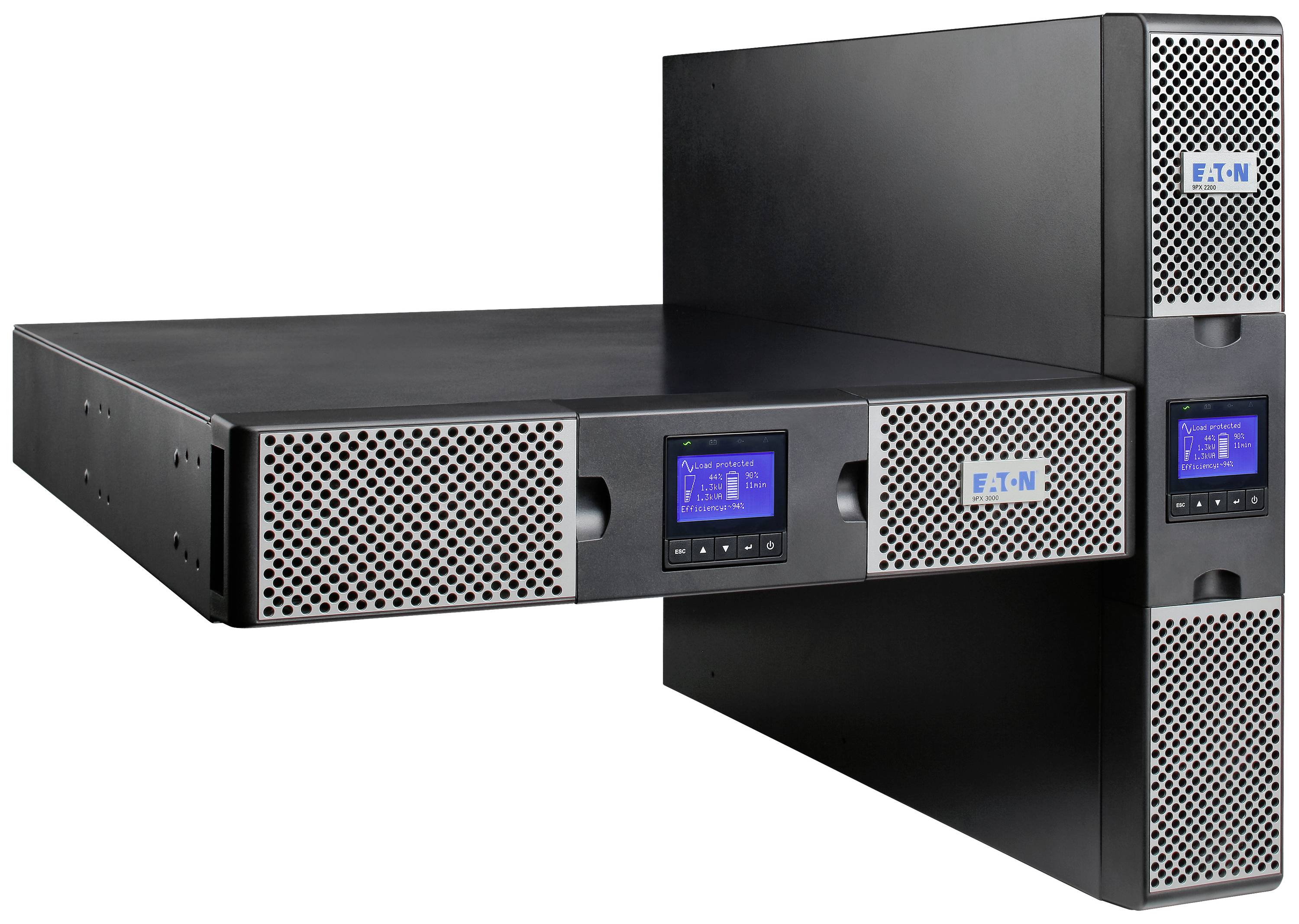 Ein schwarzes Rack-Mount-USV-Gerät mit LCD-Display und seitlichen Lüftungsgittern, zeigt Energiestatus und Systeminformationen an.