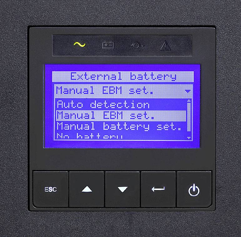 Ein Gerätedisplay zeigt Optionen: 'External battery', 'Auto detection', 'Manual EBM set.', 'No battery' mit Pfeilen zur Auswahl.