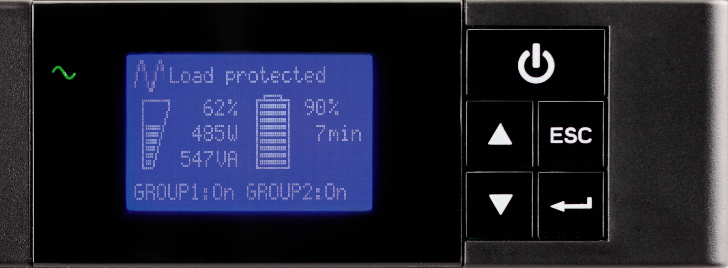 'Display eines USV-Systems zeigt: "Load protected". 62% Ladung, 485W, 547VA, Batterie 90%, 7 Minuten verbleibend. Steuerungstasten rechts.'