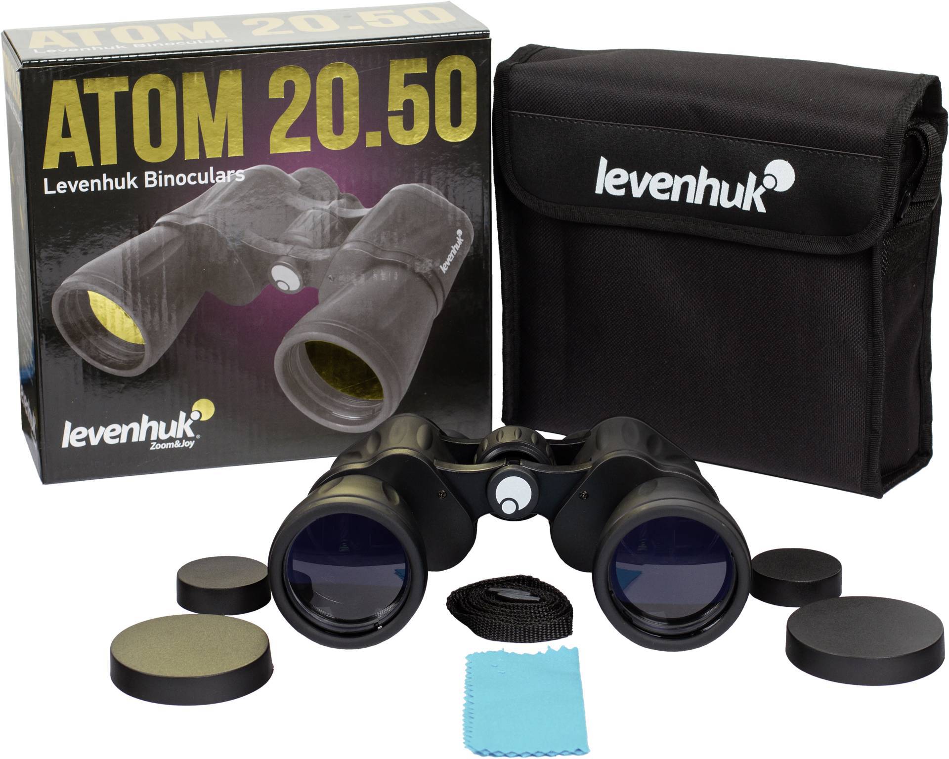 Fernglas-Set bestehend aus einem schwarzen Fernglas 'Levenhuk Atom 20x50', Aufbewahrungstasche, Reinigungstuch und Linsenabdeckungen. Verpackung im Hintergrund.