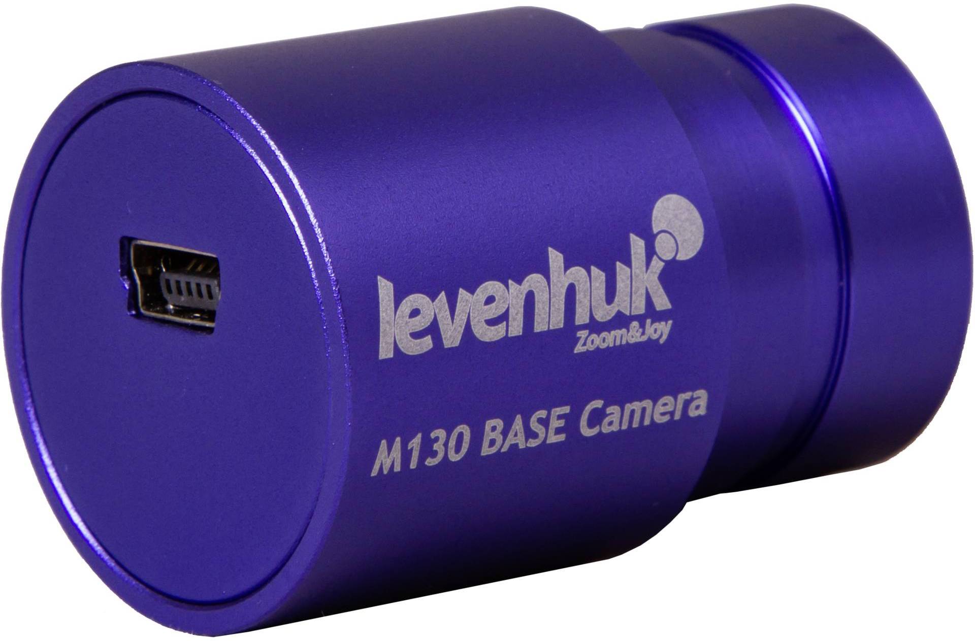 Blaues Kameraobjektiv mit der Aufschrift 'levenhuk Zoom&Joy M130 BASE Camera' und einem Mini-USB-Anschluss an der Rückseite.
