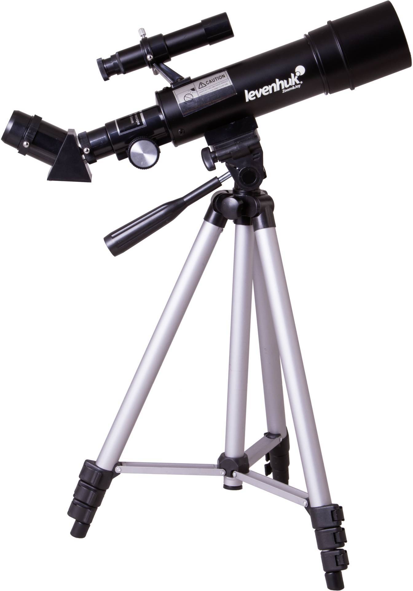 Ein schwarzes Teleskop auf einem dreibeinigen Stativ, geeignet für Sternebeobachtung.