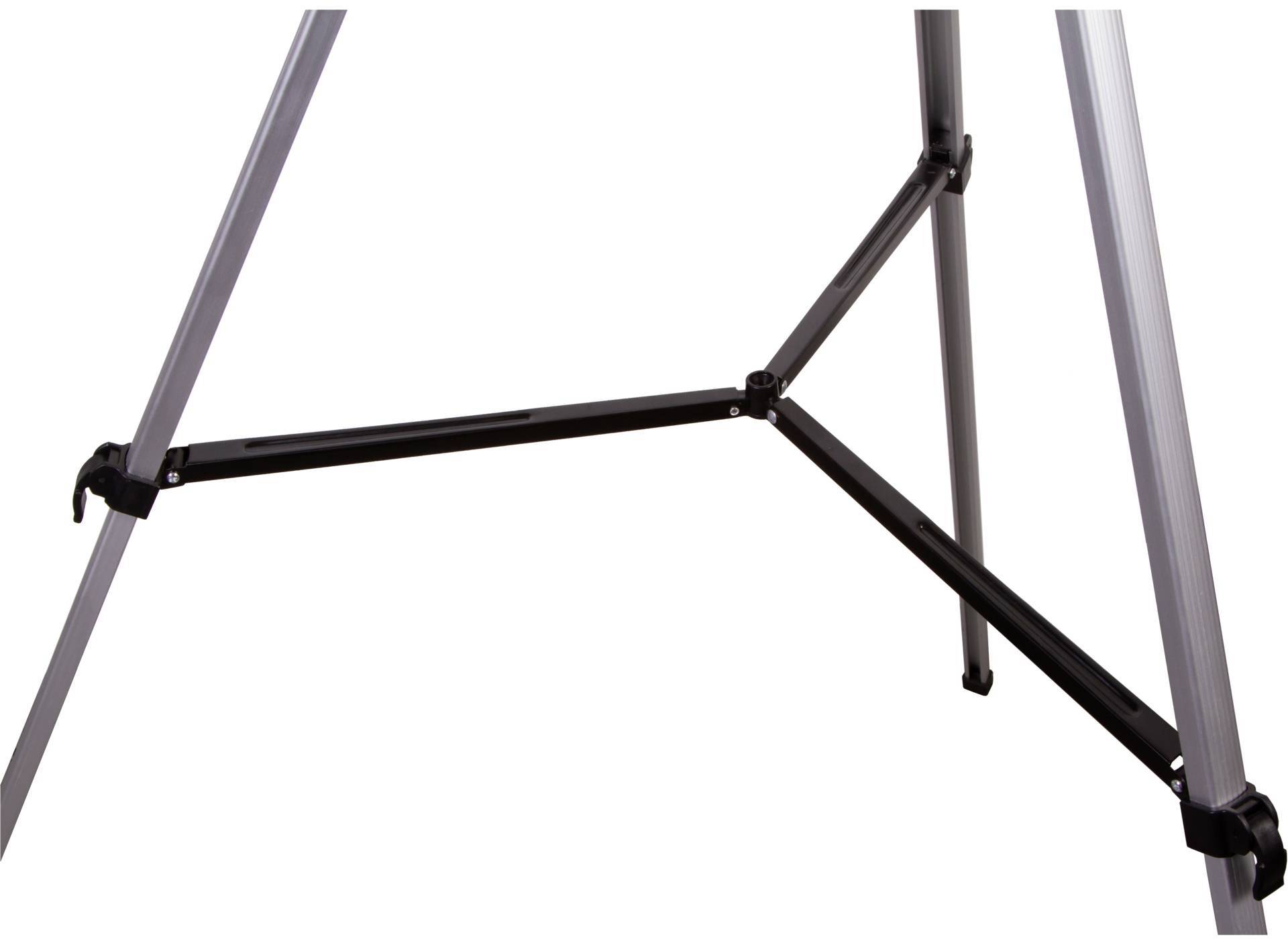 Nahaufnahme eines Stativs mit Aluminiumbeinen und Kunststoffverbindungen. Geeignet für Foto- oder Videoaufnahmen.