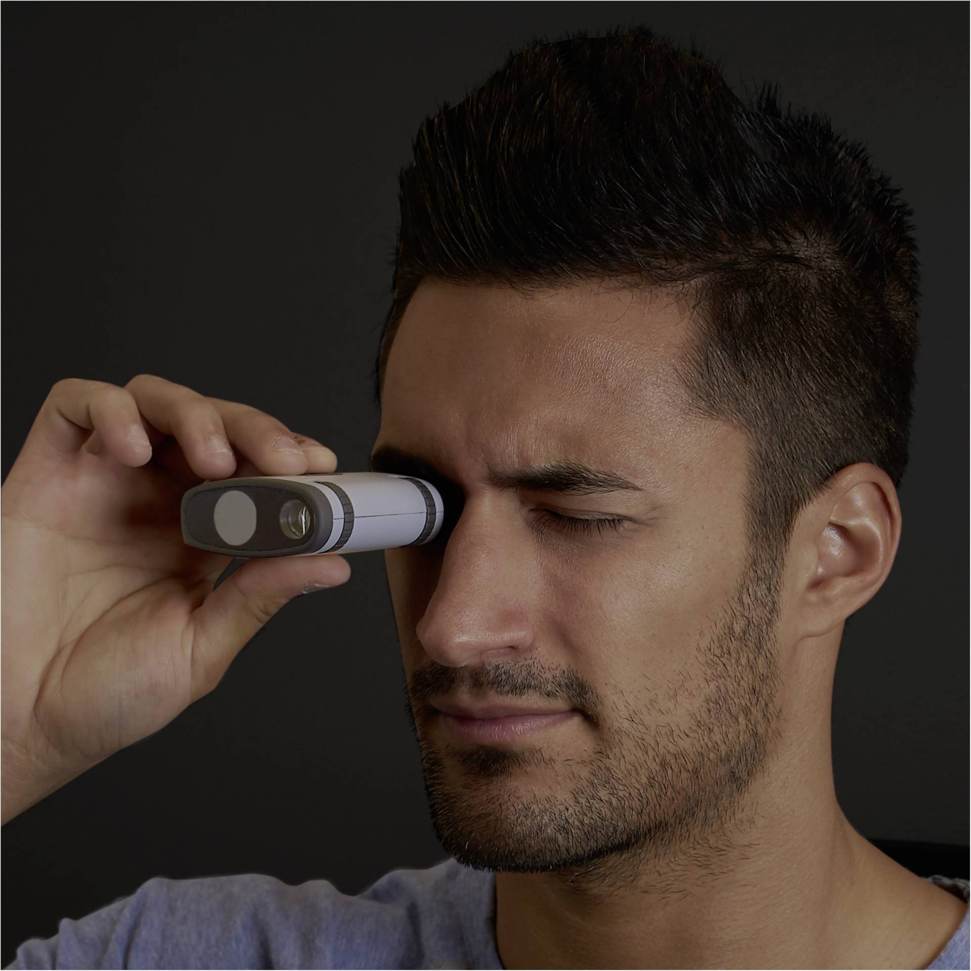 Besonders klein und kompakt: ein monokulares Nachtsichtgerät