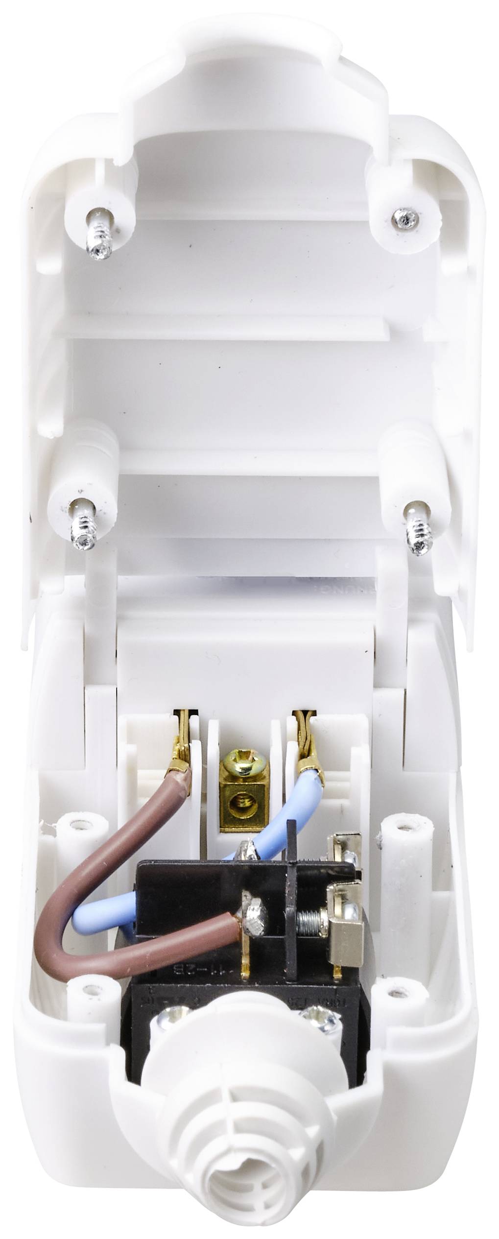 Geöffnetes weißes elektrisches Gehäuse mit sichtbaren braunen und blauen Drähten, Anschlussklemmen und Schrauben.