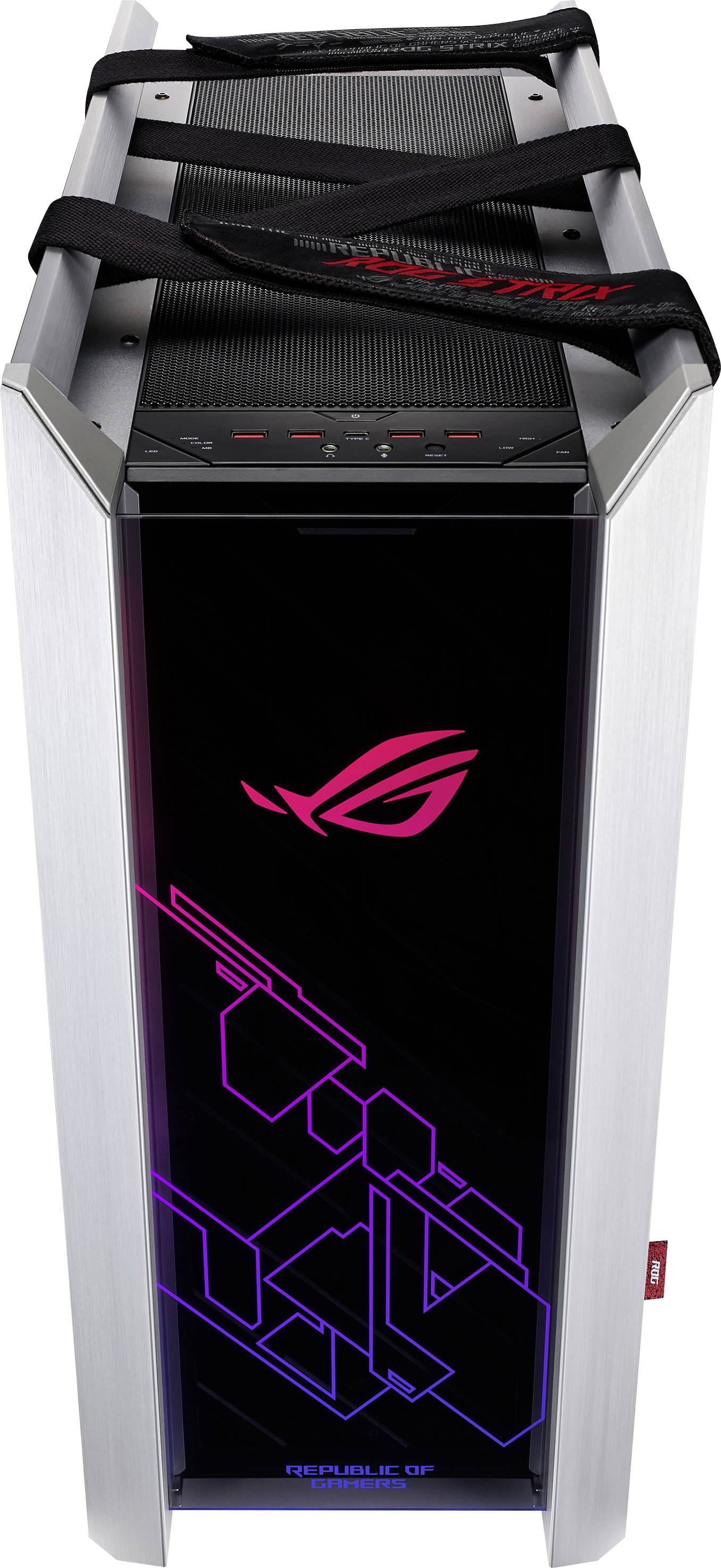 Ein Computergehäuse mit beleuchtetem ROG-Logo und geometrischem Design auf der Vorderseite, silberne Seiten und schwarze Tragegurte oben.