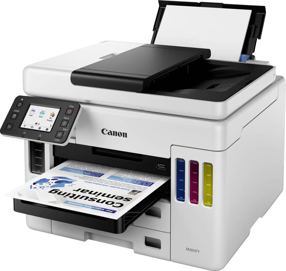 Ein weißer Multifunktionsdrucker mit Display und Bedienelementen an der Seite druckt ein Dokument. Im Hintergrund Papierzufuhr.