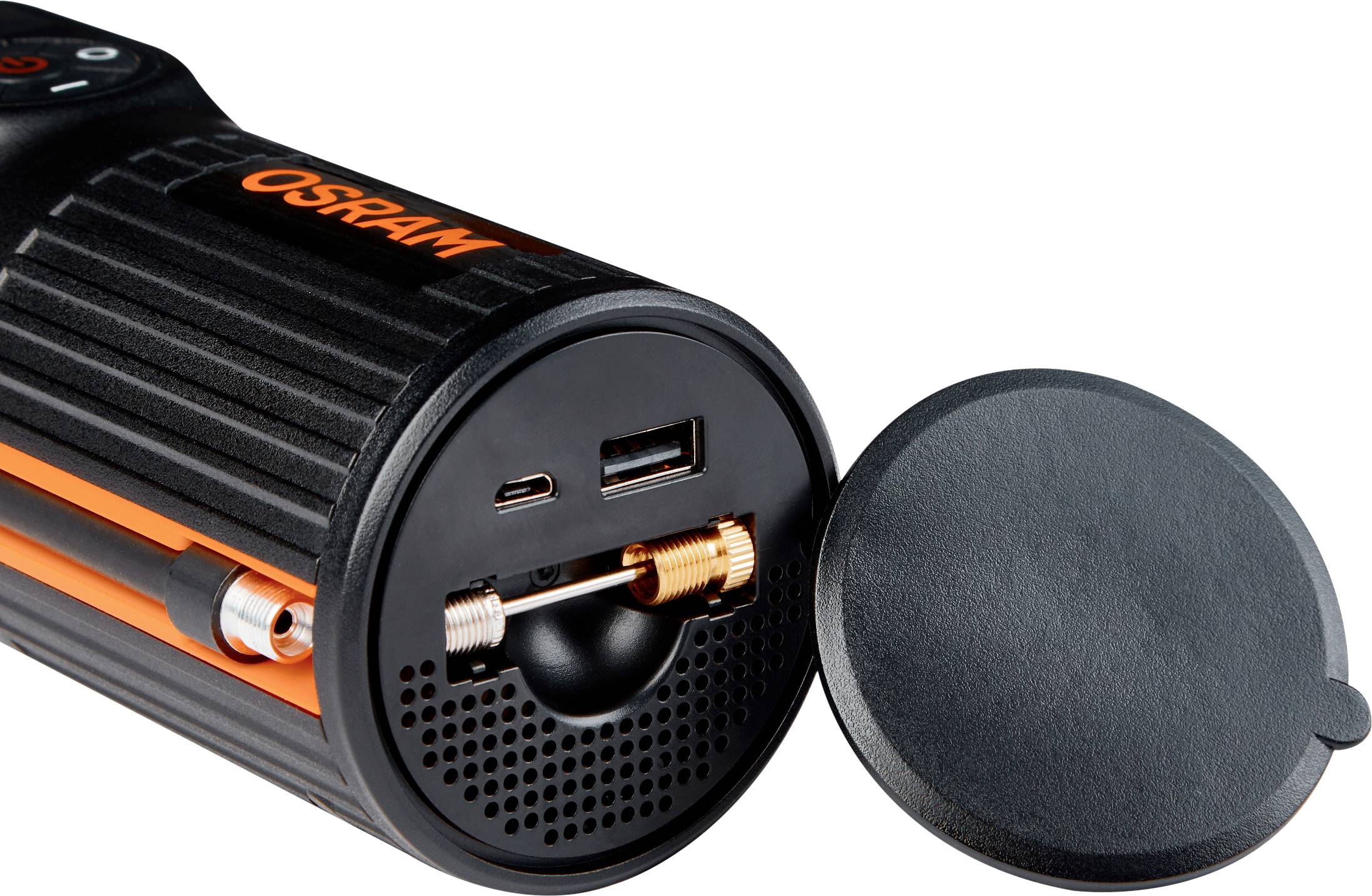 'Schwarzer OSRAM Reifenfüller mit abgenommenem Deckel zeigt USB- und Micro-USB-Anschlüsse sowie einen Anschluss für Druckluftpumpen.'