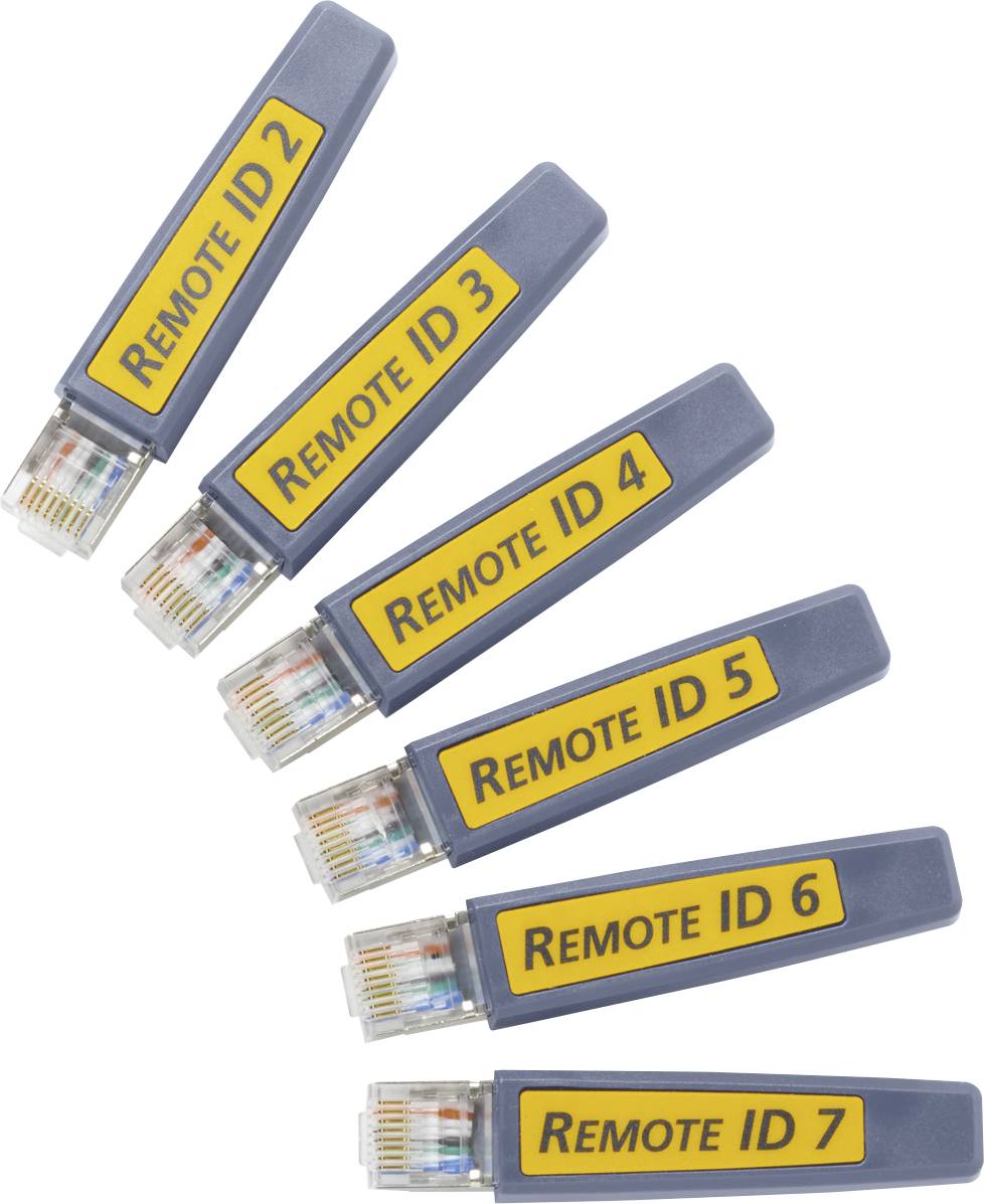 'Sieben RJ45-Netzwerkstecker mit gelben Etiketten, nummeriert von Remote ID 2 bis Remote ID 7.'