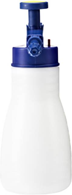 Sprühflasche mit blauem Handpumpmechanismus auf weißem Körper, verwendet für das Besprühen von Flüssigkeiten.