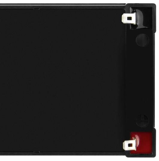 Eine schwarze mechanische Tastaturschalter-Abdeckung mit rotem Akzent unten rechts und silbernen Kontakten oben links.