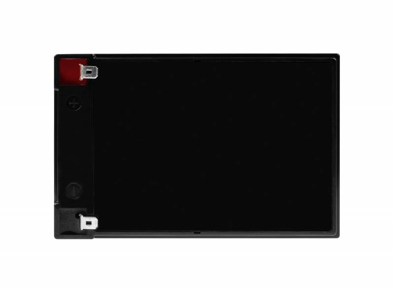 Eine rechteckige schwarze Batterie mit zwei Polen oben, links positiv und rechts negativ.