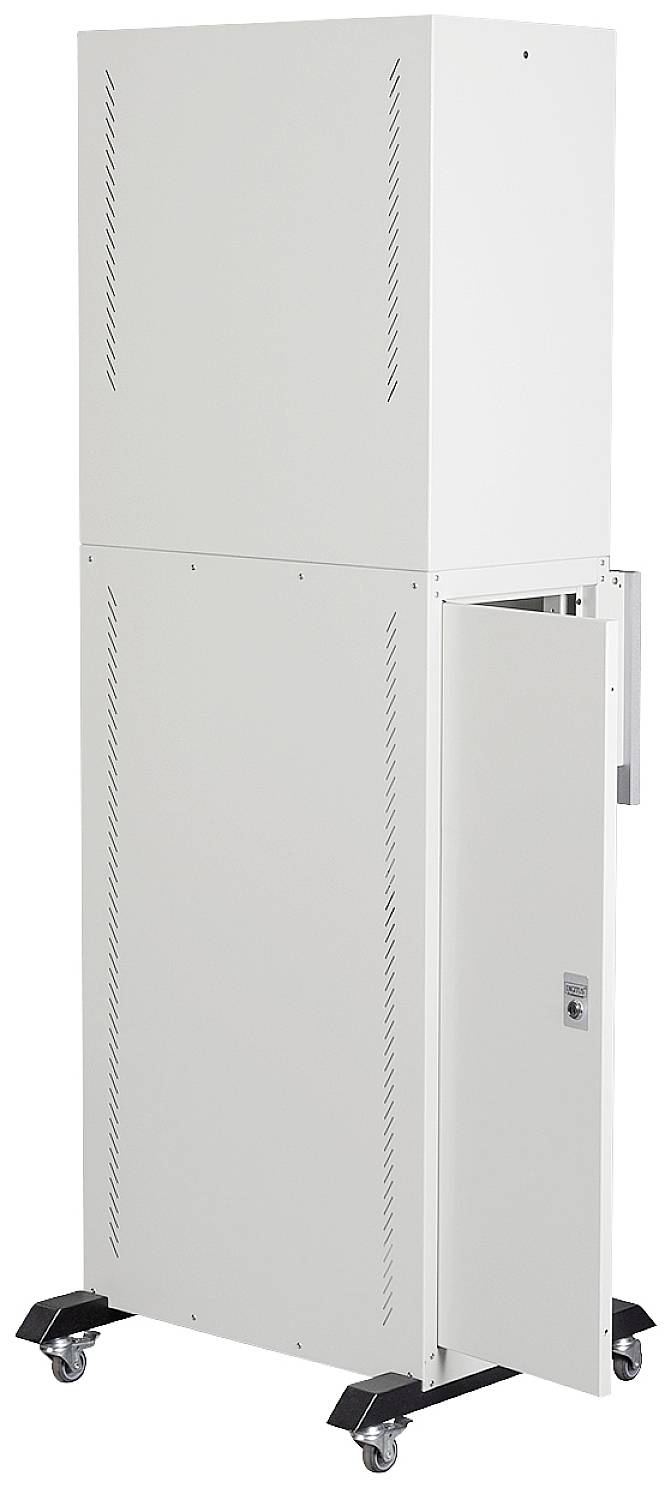 Ein weißer, rechteckiger Serverschrank auf Rollen mit einer geöffneten Tür, der für den sicheren Transport oder die Aufbewahrung von Geräten genutzt wird.