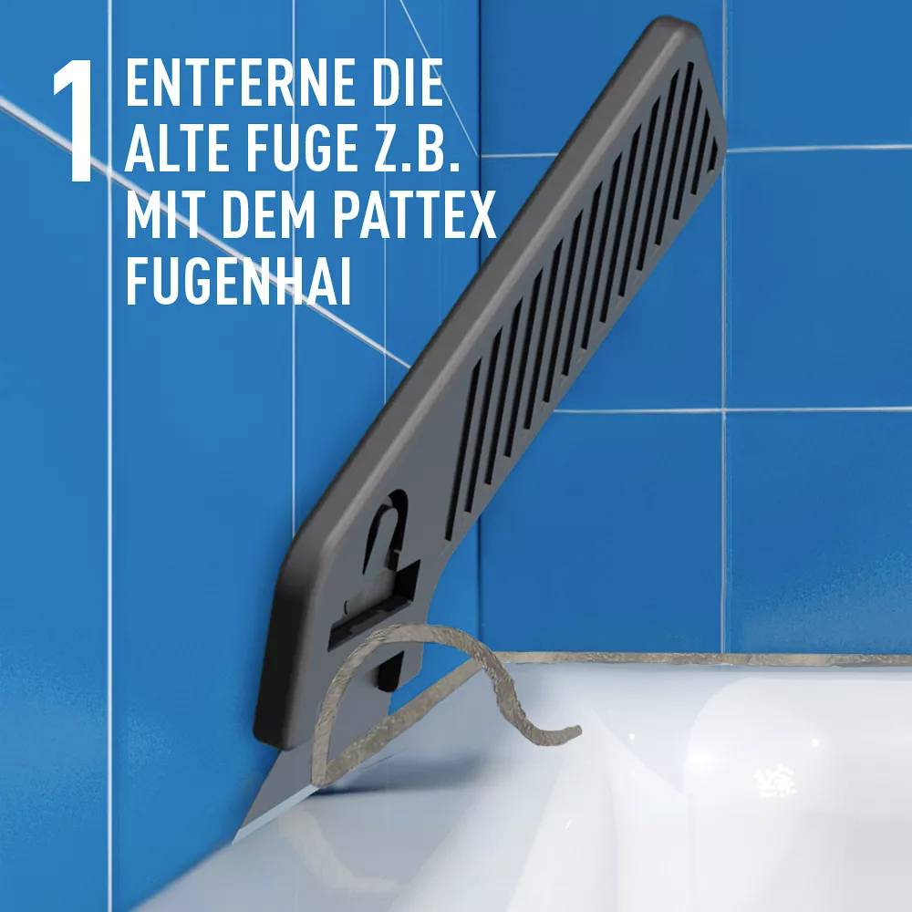Ein grauer Fugenschneider entfernt alte Fugenmasse von blauen Fliesen über einer weißen Badewanne. Text: 'Entferne die alte Fuge z.B. mit dem Pattex Fugenhai'.