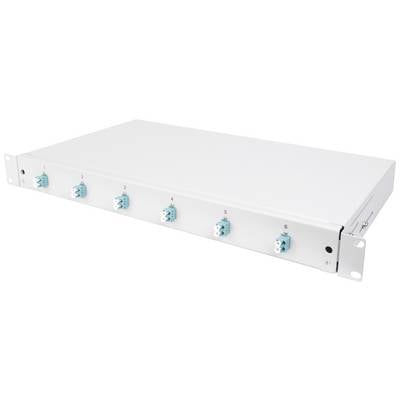 Ein weißes 19-Zoll-Rack mit sechs nummerierten LC-Anschlussbuchsen an der Vorderseite zur Glasfaserverkabelung.