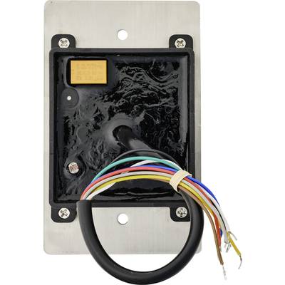 Rückansicht eines elektrischen Geräteanschlusses mit freiliegenden bunten Kabeln, montiert auf einer Metallplatte.