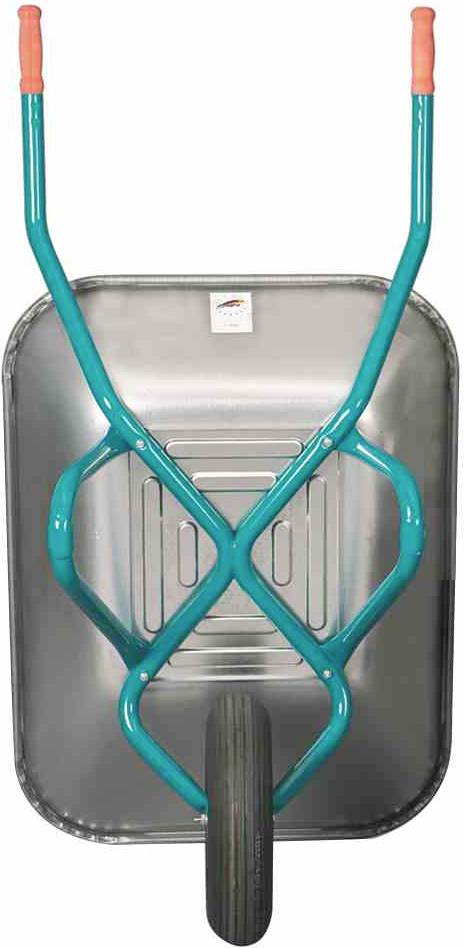 Eine silberne Schubkarre mit türkisfarbenen Griffen und einem einzelnen schwarzen Rad ist von oben zu sehen.