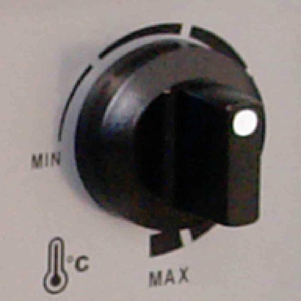 Ein schwarzer Temperaturregler auf einer Skala von 'MIN' bis 'MAX', Symbol für Celsius unten links. Regler zeigt auf 'MAX'.