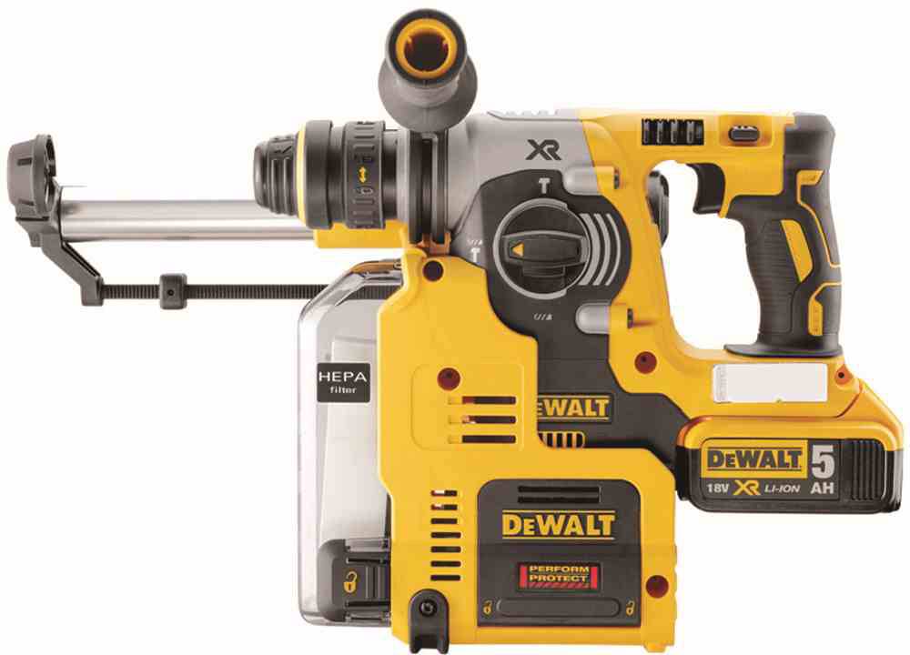 Ein gelber und schwarzer DeWalt-Bohrhammer mit einem 18V Akku und HEPA-Filter, für schwere Bohrarbeiten und Staubkontrolle.