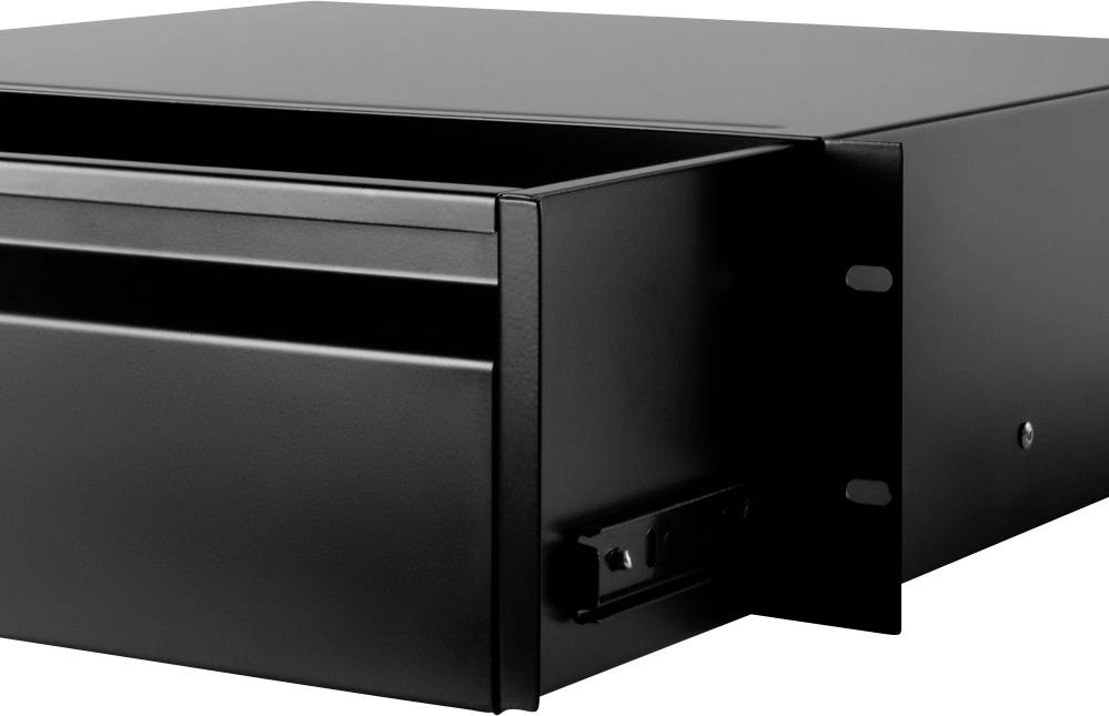 Schwarzer Metallschubladenschrank mit geöffneter Schublade, seitliche Ansicht. Eignet sich zur Aufbewahrung von Büro- oder Werkstattgegenständen.