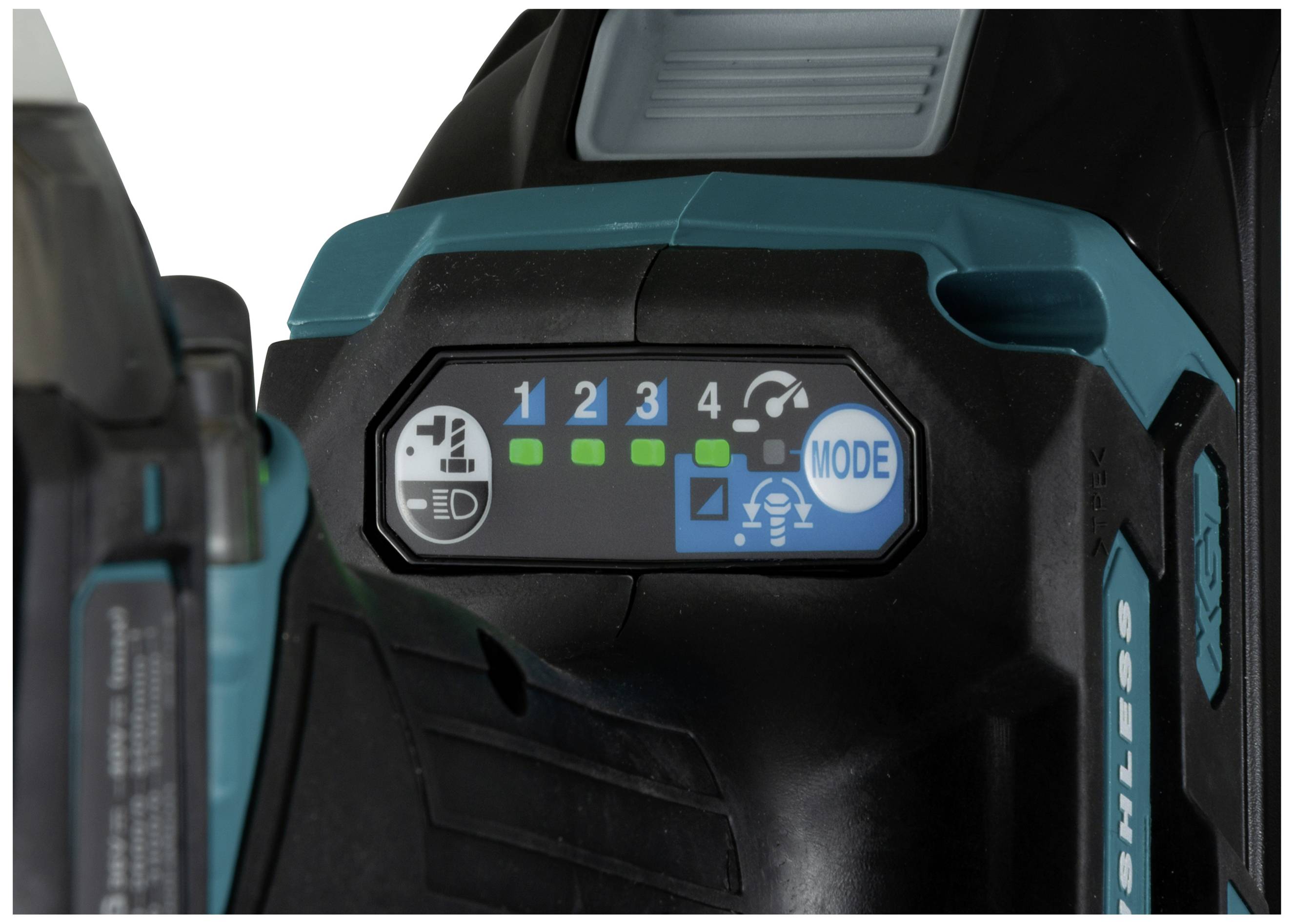Anzeigefeld eines kabellosen Elektrowerkzeugs mit vier Stufen und Modus-Taste, zeigt Akkuladestand und Betriebsmodi.