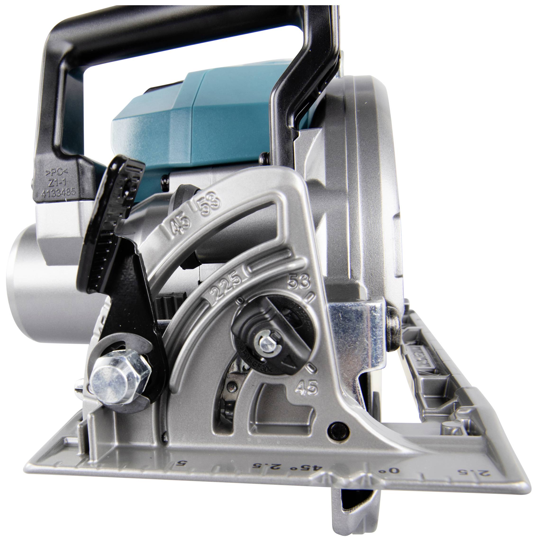 Elektrische Handkreissäge in Nahaufnahme, zeigt Winkelverstellmechanismus und Skala auf der Grundplatte für präzise Schnitte.