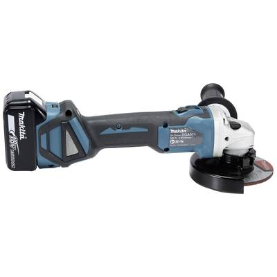 Akkubetriebener Winkelschleifer in Blau und Schwarz, Modell Makita DGA511, mit einem 18V Akku und Schleifscheibe installliert.