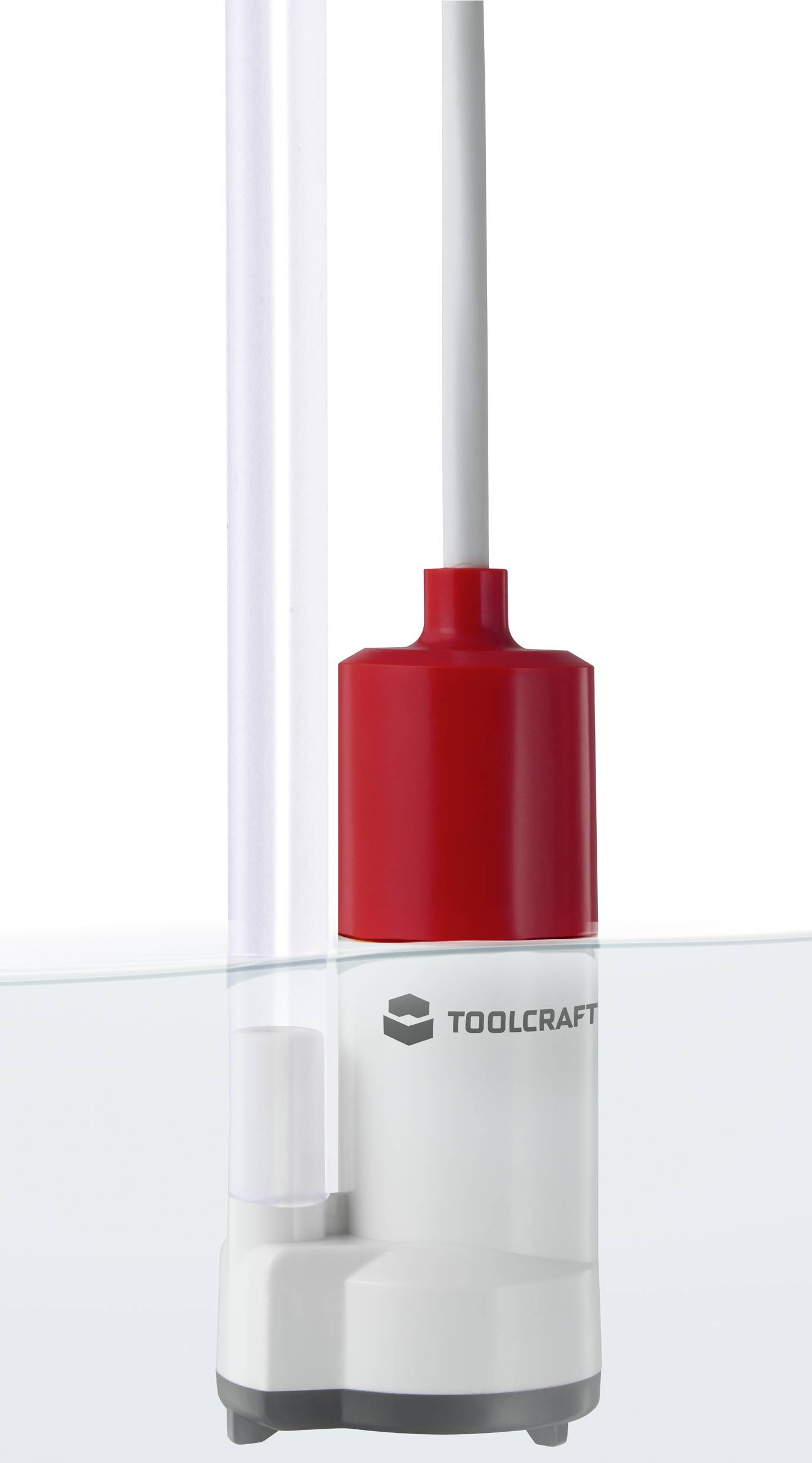 Weiße und rote Wasserpumpe von Toolcraft teilweise in Wasser eingetaucht, mit schlankem vertikalen Röhrchen und Kabel nach oben führend.