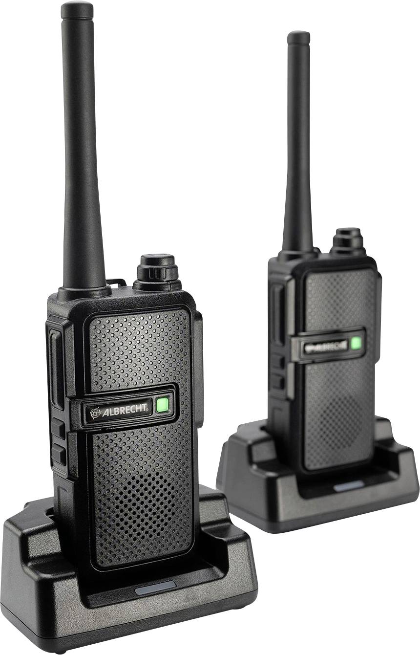 Zwei schwarze Walkie-Talkies mit Antennen, stehend in ihren Ladestationen, auf weißem Hintergrund.