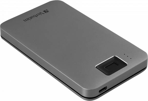 Eine externe Festplatte von Verbatim in silberner Farbe mit flachem Design und USB-C-Anschluss, ideal für tragbare Datenspeicherung.