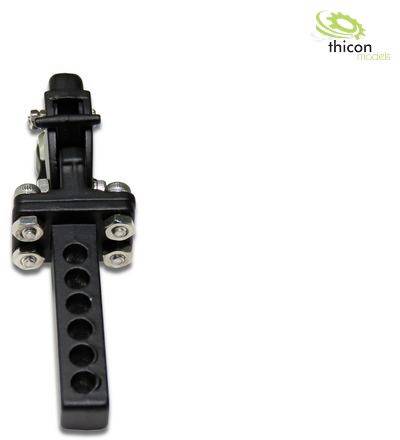 Eine schwarze mechanische Vorrichtung mit mehreren Schrauben und Löchern. Oben rechts steht 'thicon models' mit einem Zahnrad-Logo.