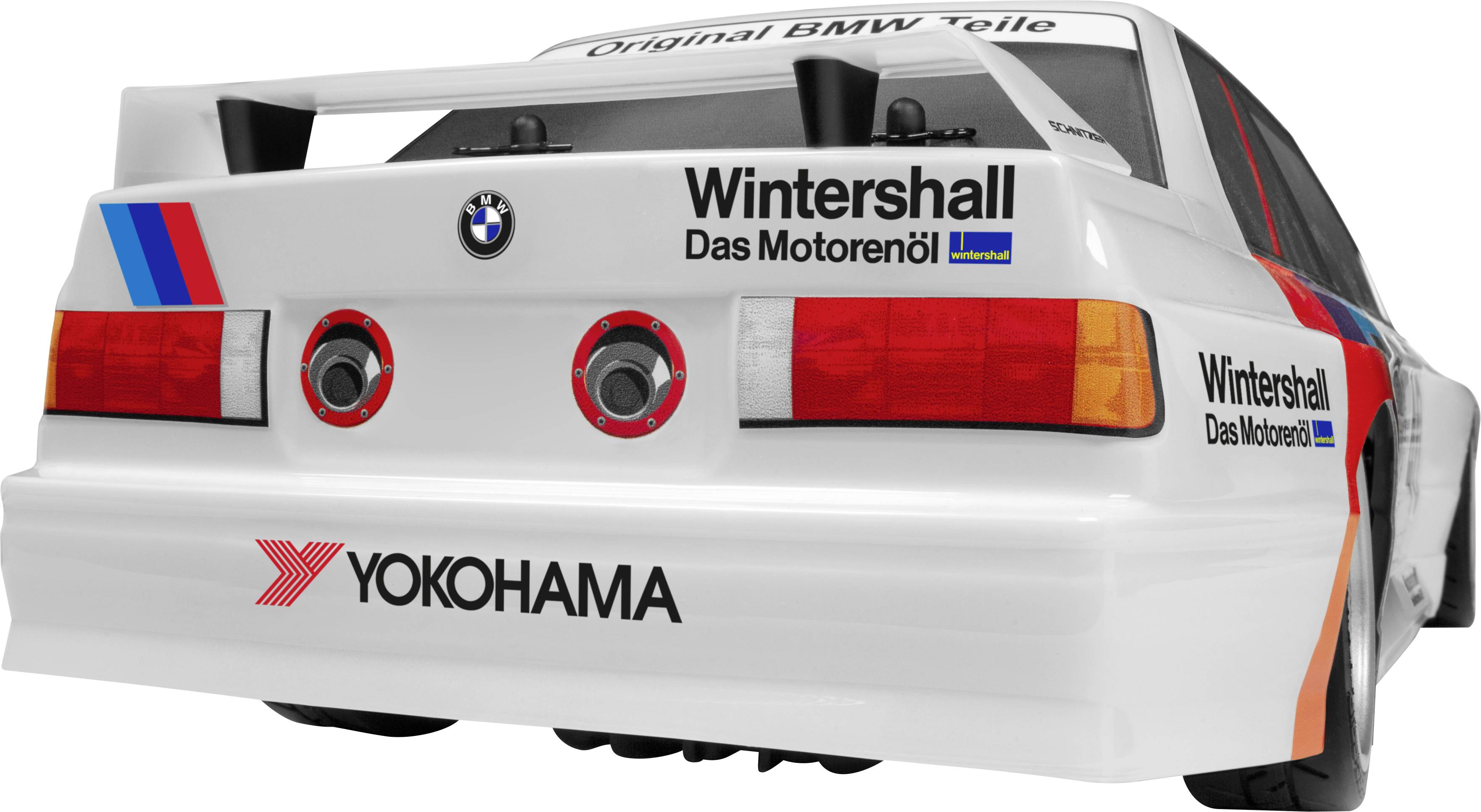 Ein weißes Rennauto mit BMW-Logo und 'Wintershall Das Motorenöl' Aufschrift auf dem Heck. Markenlogos, darunter Yokohama, sind ebenfalls sichtbar.