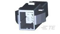 Ein schwarzer Steckverbinder für Ethernet-Kabel, rechteckige Form mit sichtbaren Metallkontakten, meist zum Anschluss in Netzwerken verwendet.