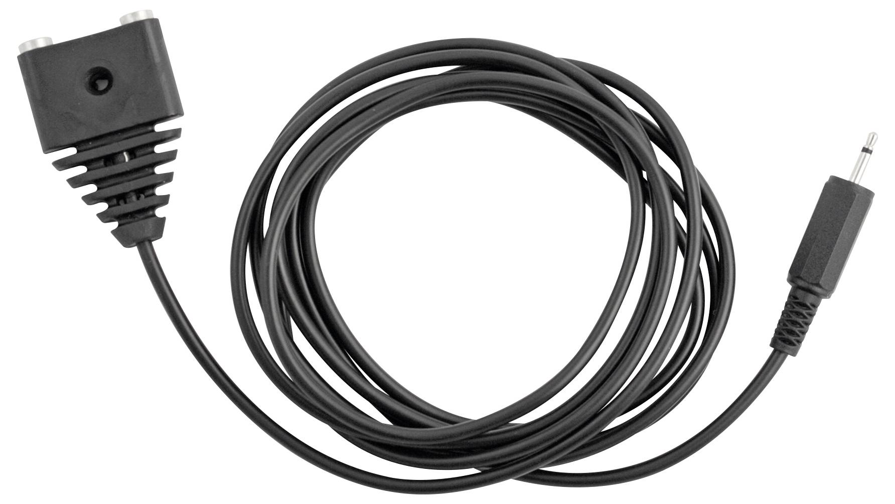 Schwarzes Audiokabel mit einem rechtwinkligen Stecker an einem Ende und einem 3,5-mm-Stecker am anderen Ende, aufgerollt auf weißem Hintergrund