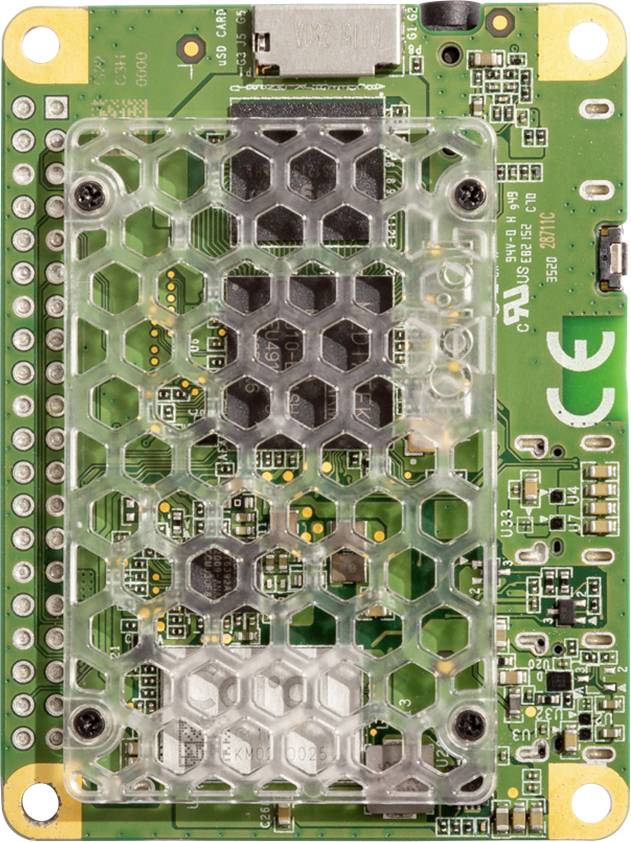 Ein Raspberry Pi Board von oben fotografiert, zeigt verschiedene elektronische Komponenten und Leiterbahnen auf einer grünen Platine.
