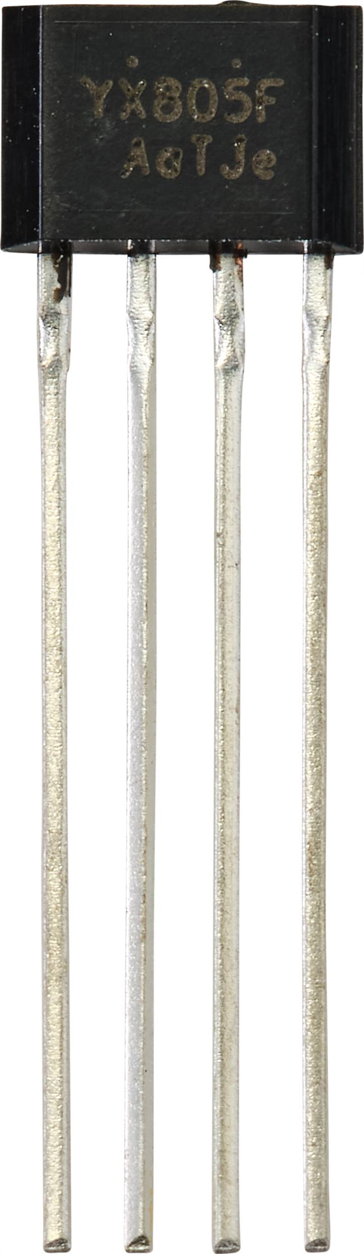 Ein elektronisches Bauelement mit vier langen Metallanschlüssen, oberhalb mit schwarzem Gehäuse, Beschriftung 'YX805F A6TJe'.