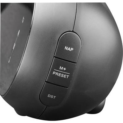 Schwarzer Radiowecker mit drei Tasten: 'NAP', 'M+ PRESET', 'DST'. Tasten sind für voreingestellte Funktionen und Zeiteinstellungen.