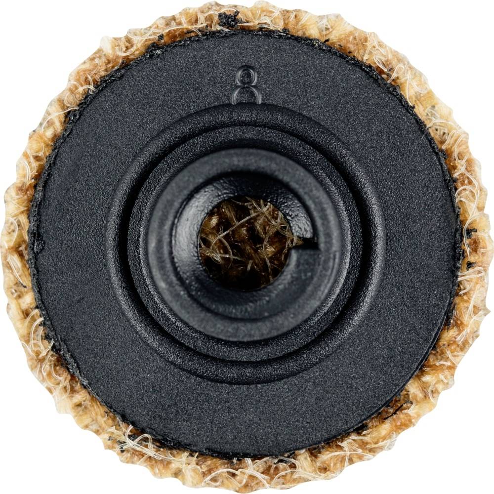 Nahaufnahme eines Weinflaschenkorkens mit sichtbarer Spirale eines Korkenziehers in der Mitte.