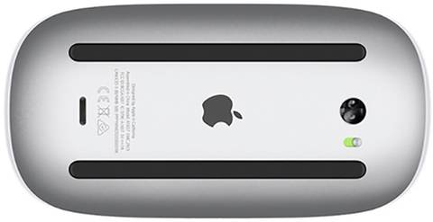 Auf diesem Bild sieht man eine Apple Magic Mouse von der Unterseite.