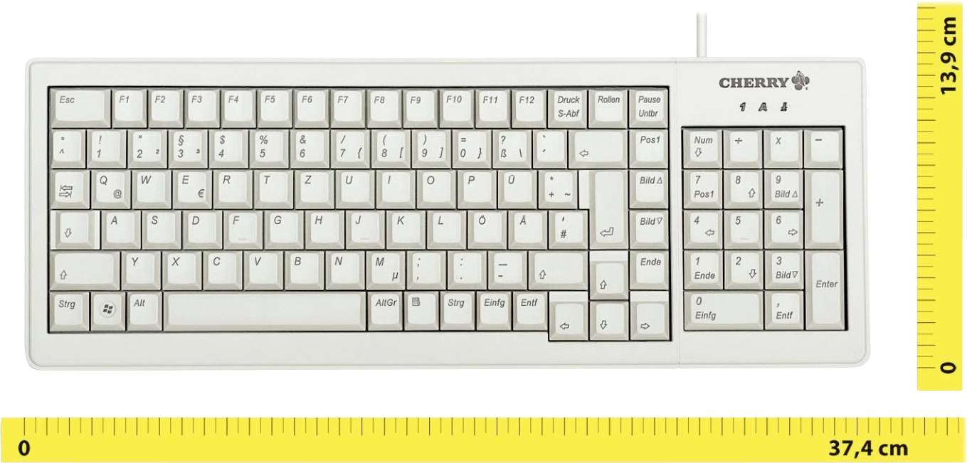 Eine weiße Cherry-Tastatur, 37,4 cm breit und 13,9 cm hoch, liegt auf einem Maßband; deutsche QWERTZ-Anordnung.