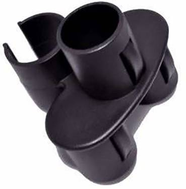 Schwarzer Kunststoffadapter mit drei perforierten Halteklemmen, geeignet zum Verbinden von runden Stangen oder Rohren in einem Gestell.