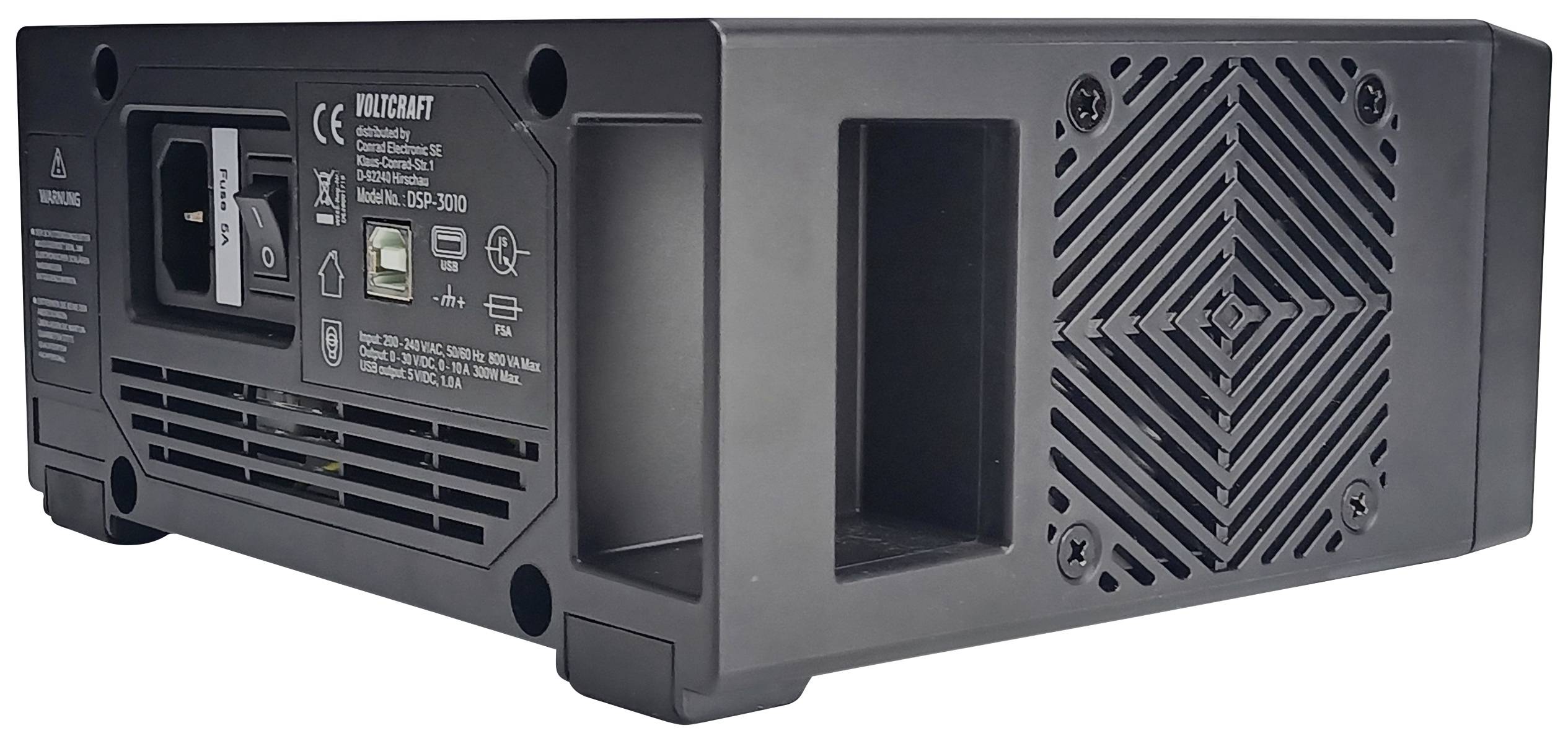 Elektronikgerät in schwarzem Gehäuse mit Lüftungsschlitzen und Anschlüssen auf der Rückseite, Modellangaben und Sicherheitskennzeichnung sichtbar.