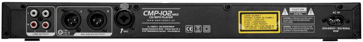 Rückseite eines Audiogeräts mit verschiedenen Anschlüssen: XLR, Cinch, und Strombuchse. Hinweise und technische Details sind abgedruckt.