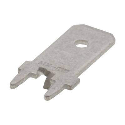 Kleine rechteckige Metallplatine mit zwei Zinken und einem mittigen Loch, wahrscheinlich elektronischer Steckverbinder.