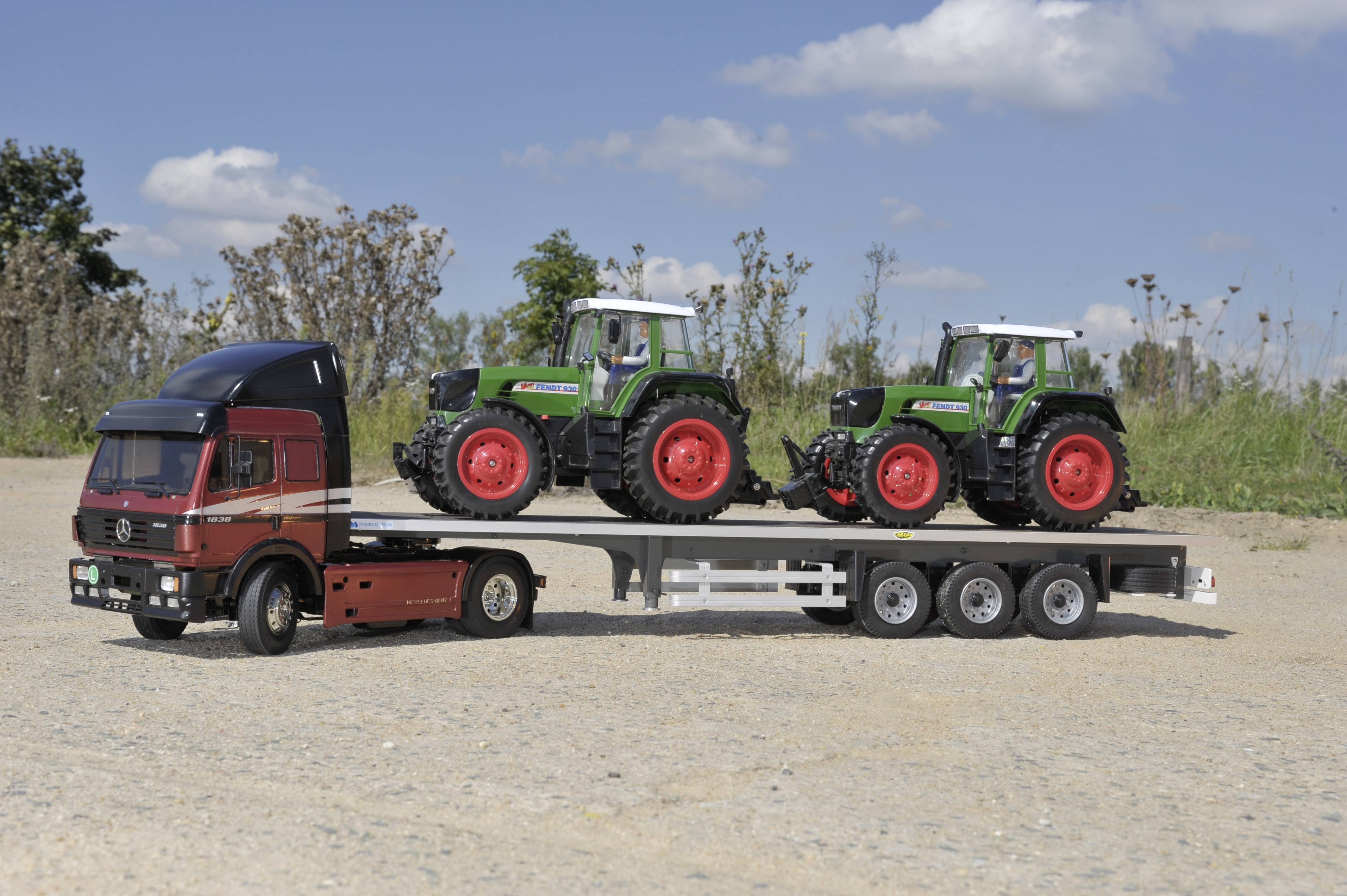 LKW-Modell mit Maßstab 1:14