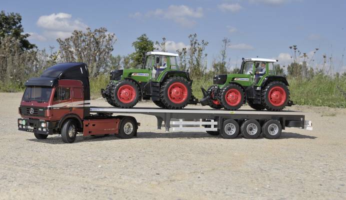 Traktor ferngesteuerter landwirtschaftlicher LKW mit Anhänger