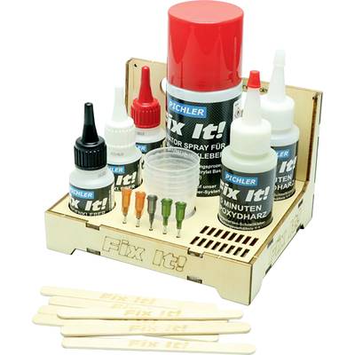 Bastelset mit Kleber, Epoxidharz, Sprühflasche und Zubehör, auf einem Holzständer präsentiert, für Modellbau oder Handwerksprojekte.