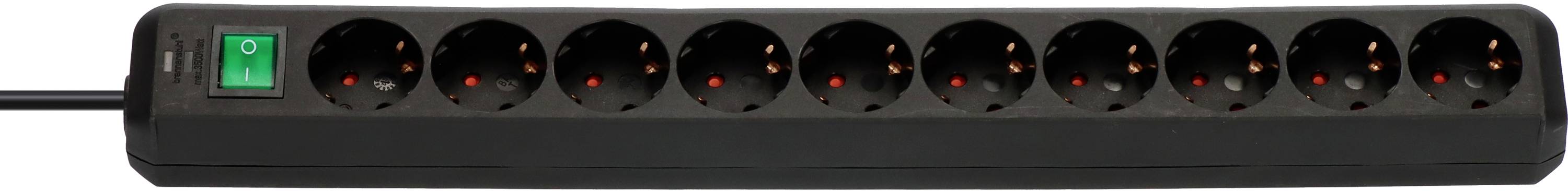 Schwarze Steckdosenleiste mit zehn Steckplätzen und einem grünen Ein-/Ausschalter links.