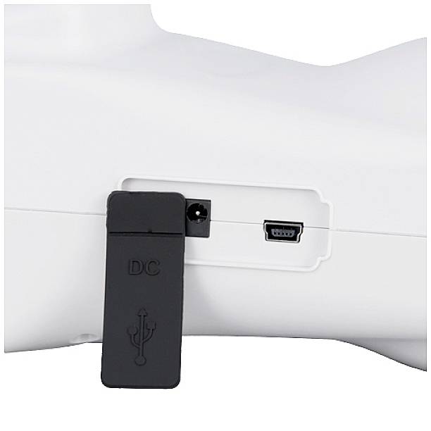 Weiße elektrische Kunststoffhülle mit zwei Anschlüssen: Einem runden Anschluss und einem HDMI-Anschluss.