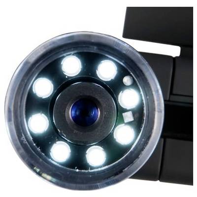 Nahaufnahme einer Überwachungskameraling mit acht hellen Infrarot-LEDs rund um die zentrale Linse.